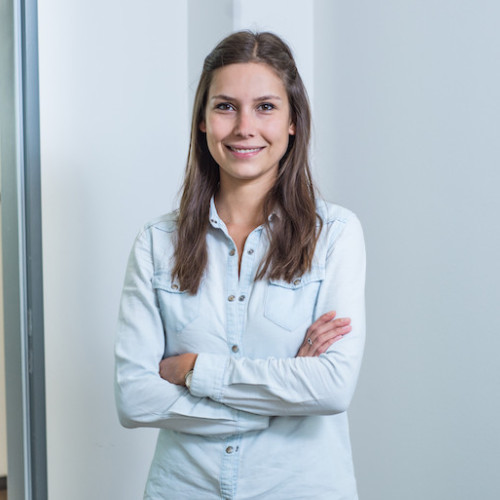 Fotografía de la cabeza de Anett Vandor